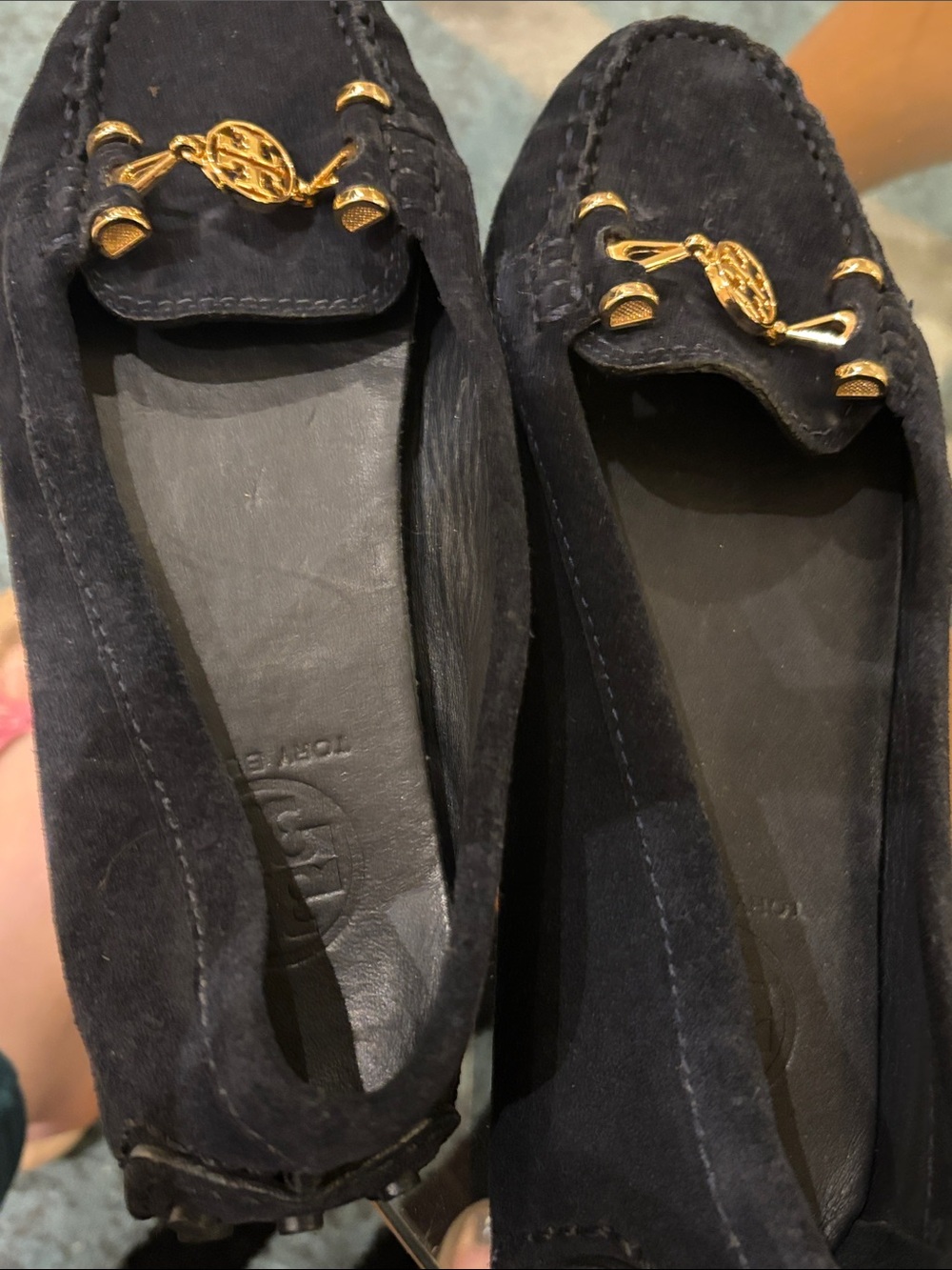 Tory Burch Daria Navy Suede Driving Loafers with Gold Logo - Picture 8 of 8